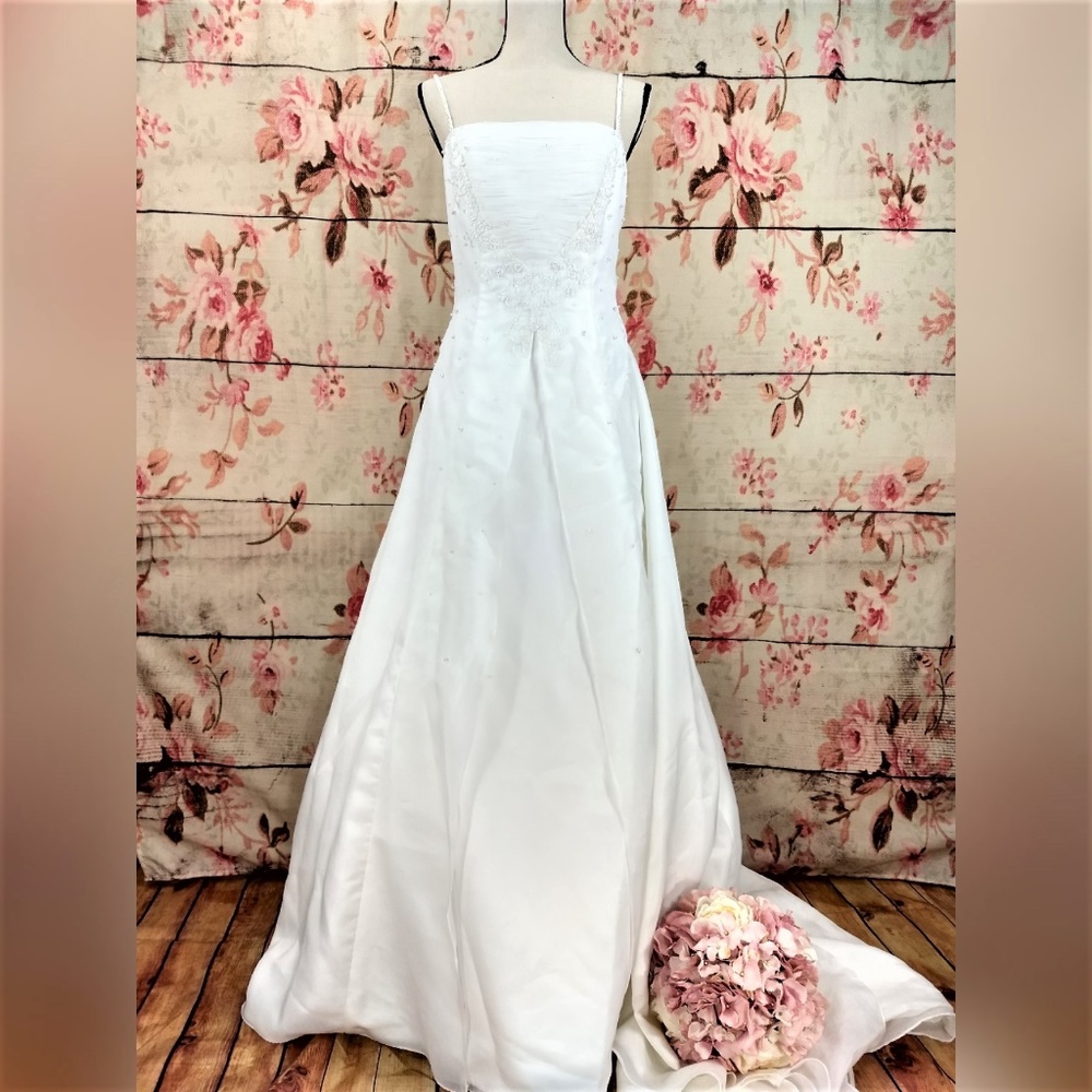 Ivory Ball Gown Wedding Dress Size 12 Medium